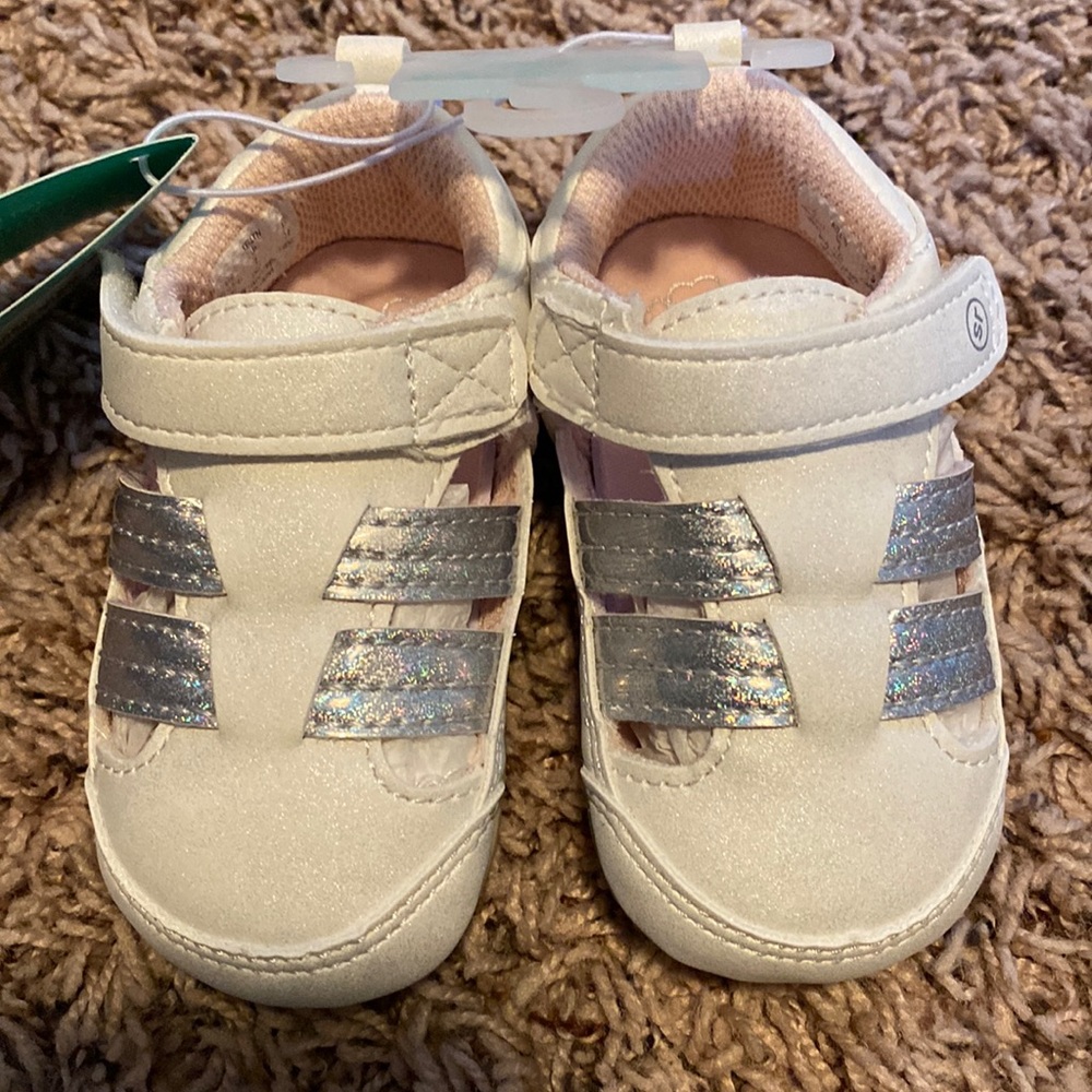 Baby shoes size 6 to 12 month